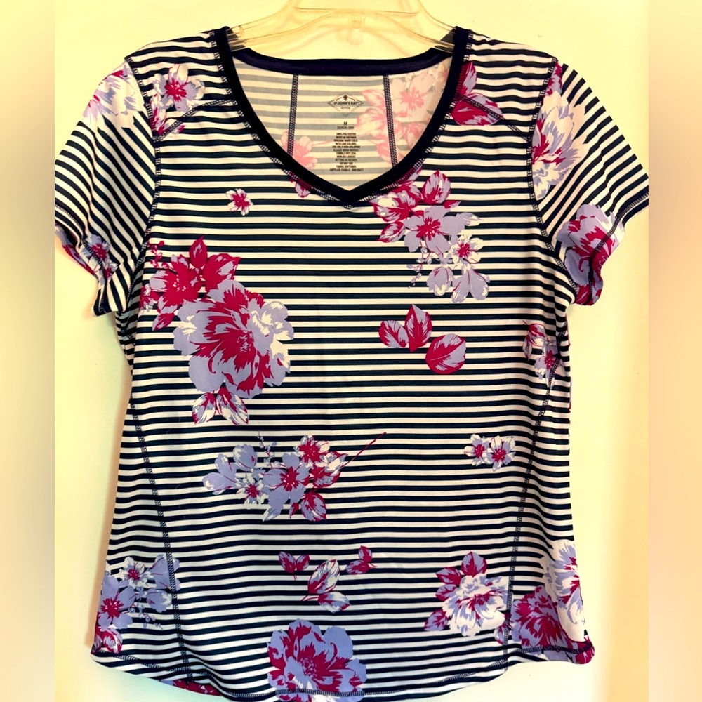 Women’s active tee